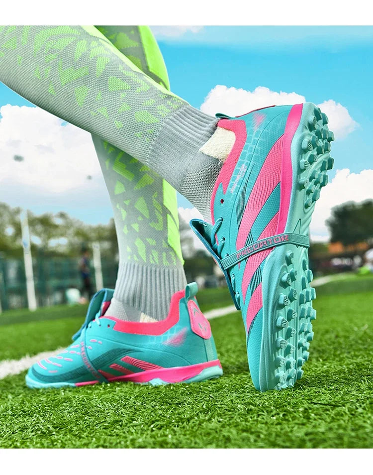 New Men Football Field Boots Casual Comfortable Professional Outdoor Football Shoes Tenis Sport Wear Society Cleats Soccer Shoes