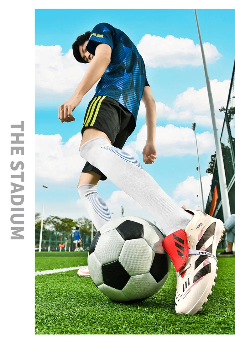 New Men Football Field Boots Casual Comfortable Professional Outdoor Football Shoes Tenis Sport Wear Society Cleats Soccer Shoes